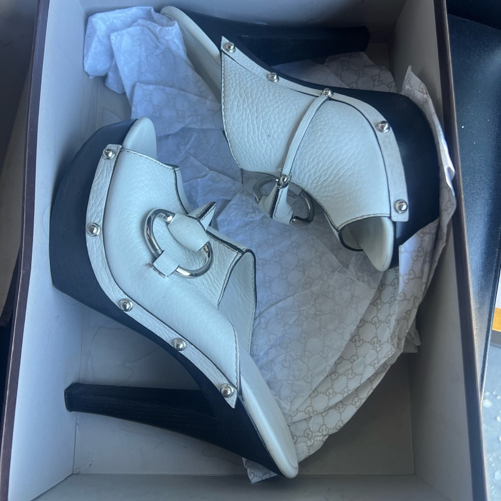 Gucci summer slip on